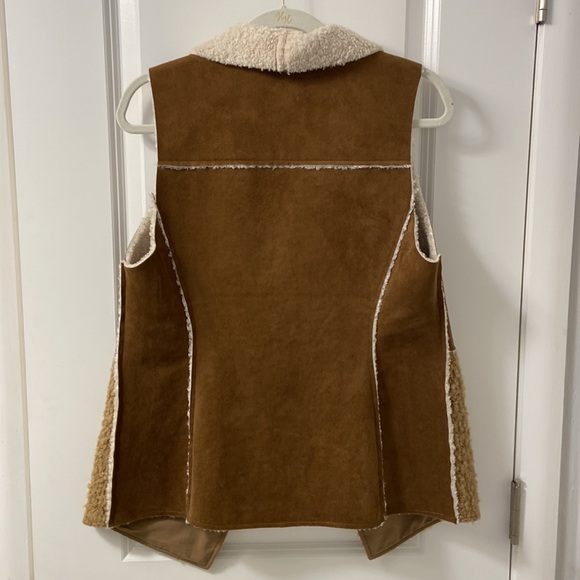 Chicos Sherpa vest - Picture 3 of 6